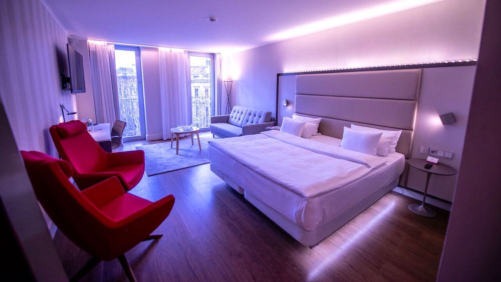 Sector hotelero presenta la “habitación del futuro”