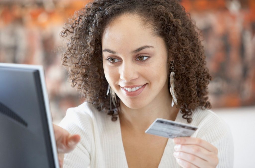 En América Latina: 40% de tarjetahabientes de Visa son usuarios activos del eCommerce