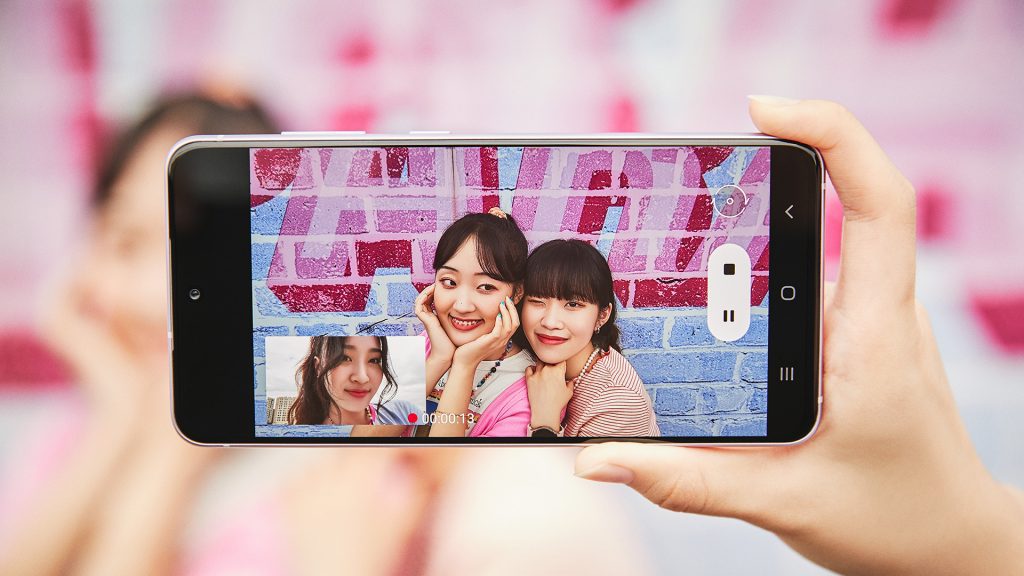 Samsung presentó un nuevo dispositivo móvil.