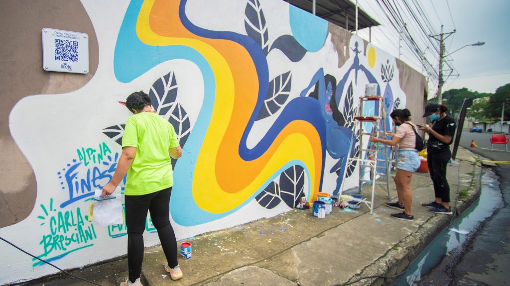 Alpina te regala un mural de amor
