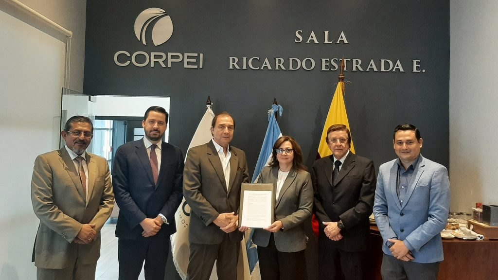 Seguros Confianza y CORPEI promueven exportaciones