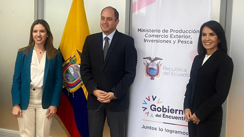 De Prati firma convenio de inversión