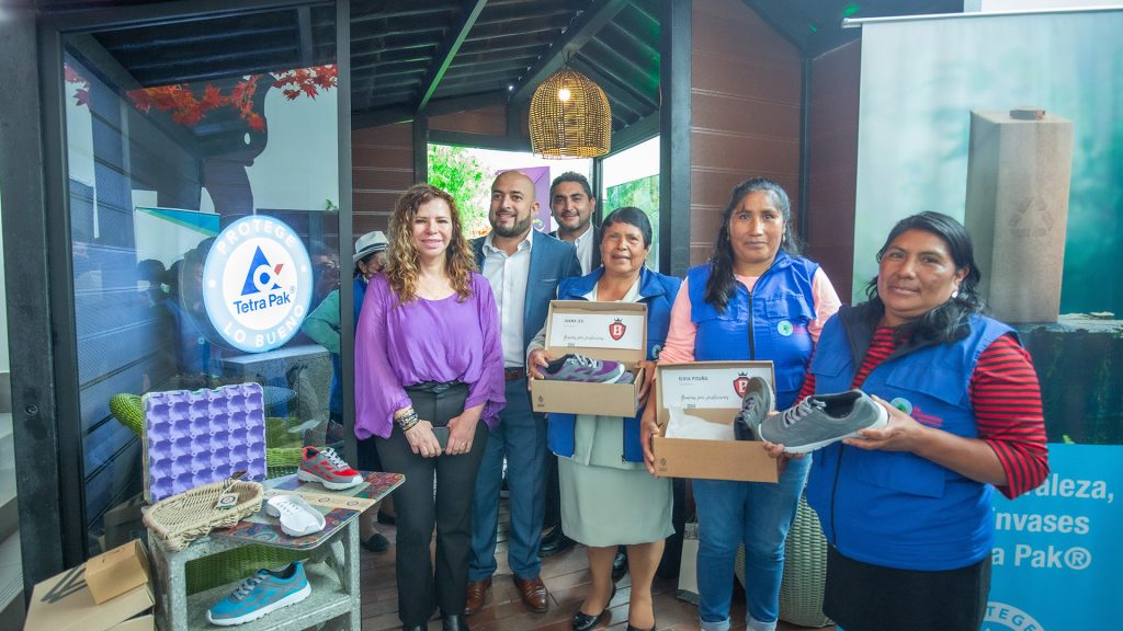 Tetra Pak aporta con la preparación profesional de recicladores
