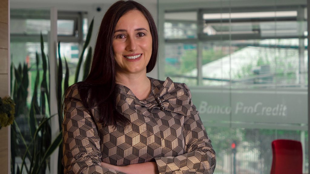 Banco ProCredit implementa su “Estrategia de Plástico”