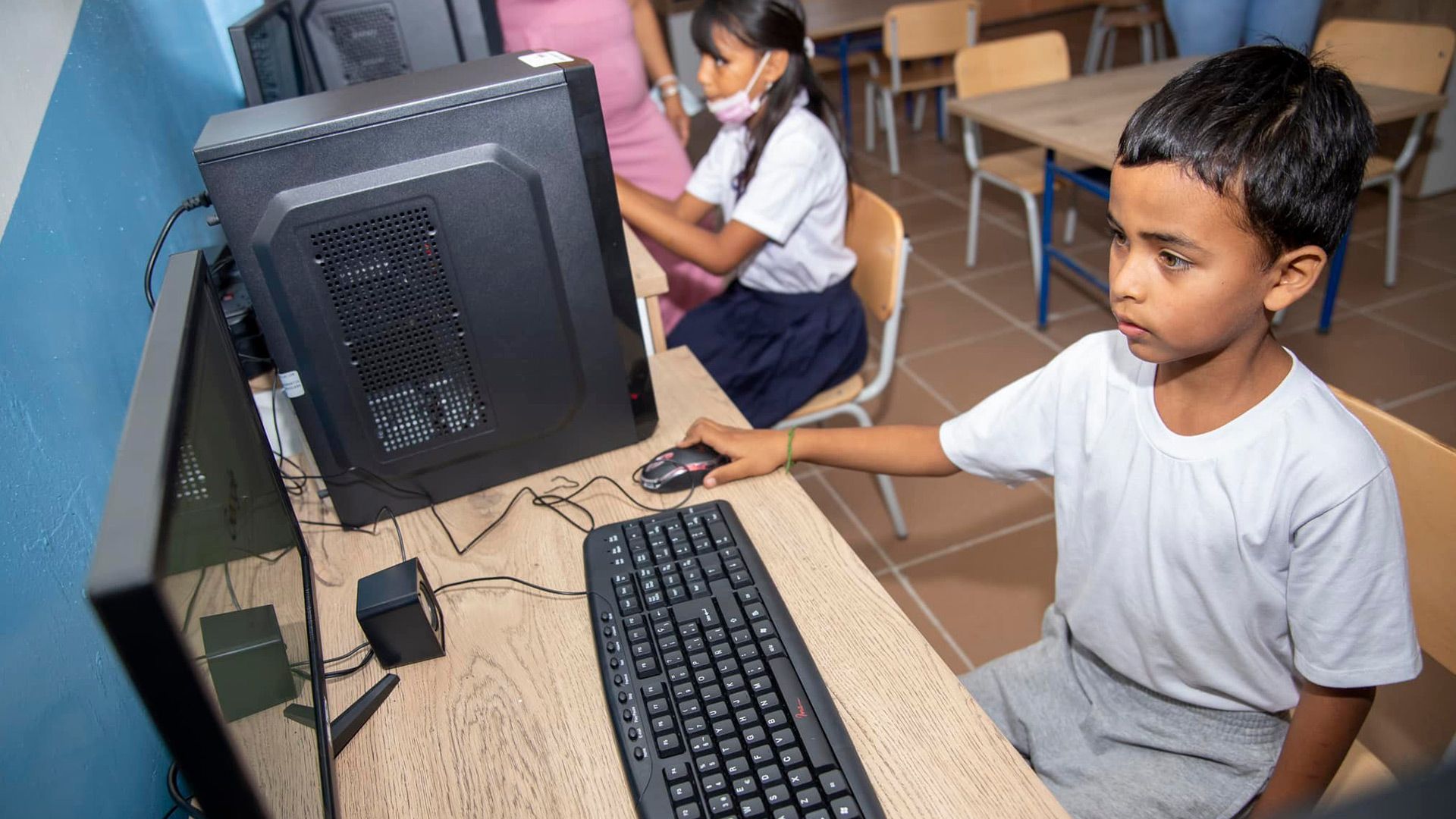 Valdez aporta en la transformación de la educación