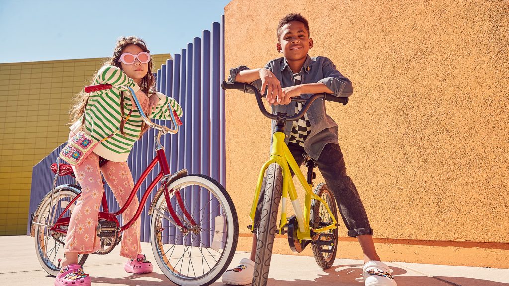 Crocs presenta nuevos modelos de calzado infantil