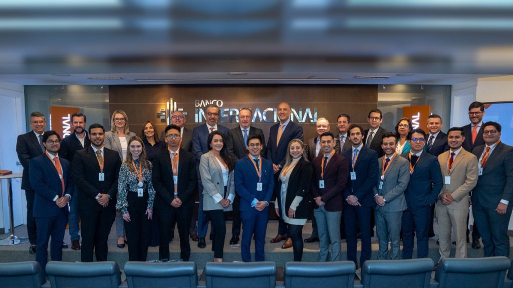 Banco Internacional inaugura programa de jóvenes talentos