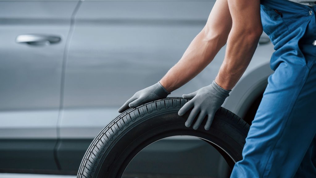 Continental fabrica neumáticos con materiales sostenibles