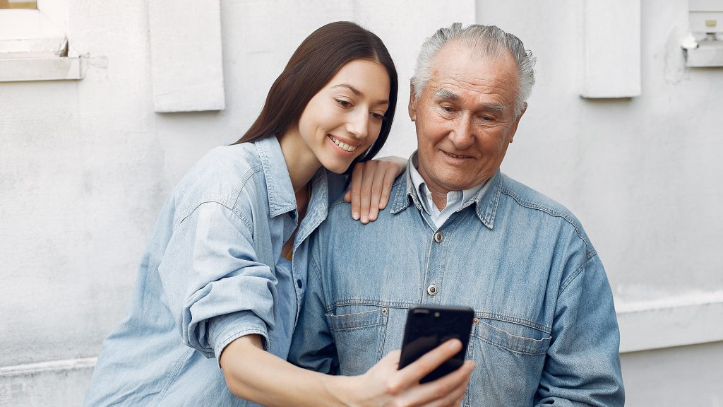 Convierte a tu abuelo en un geek de las apps