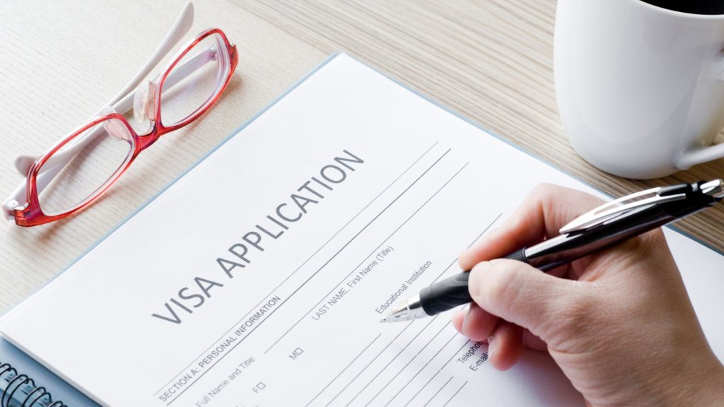 Descubra cómo vivir en otro país de forma legal