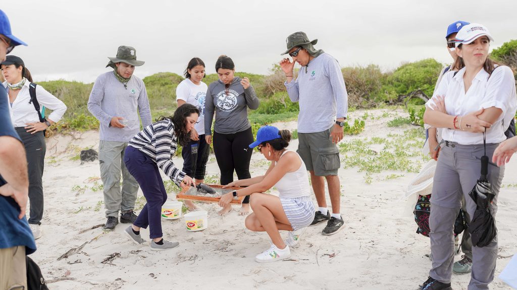 Se fortalece la lucha contra la basura marina en las Islas Galápagos