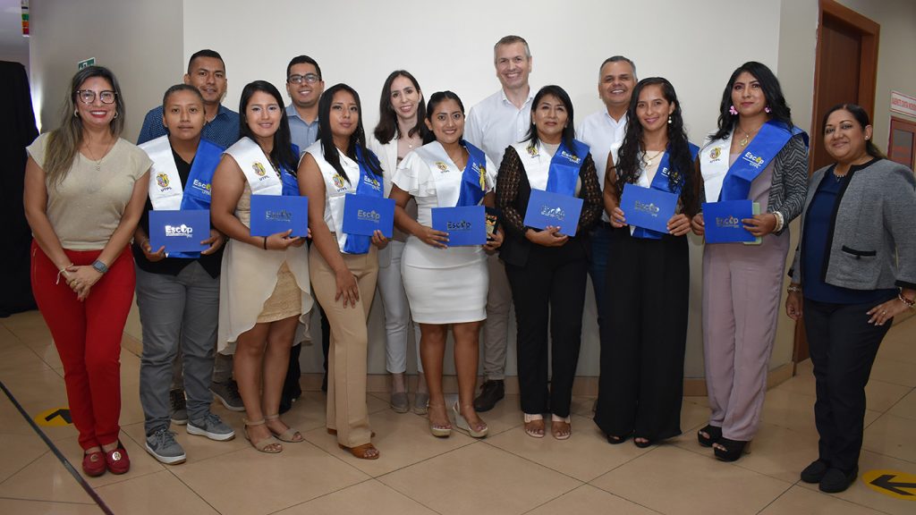 ¡29 ecuatorianas mujeres al volante!