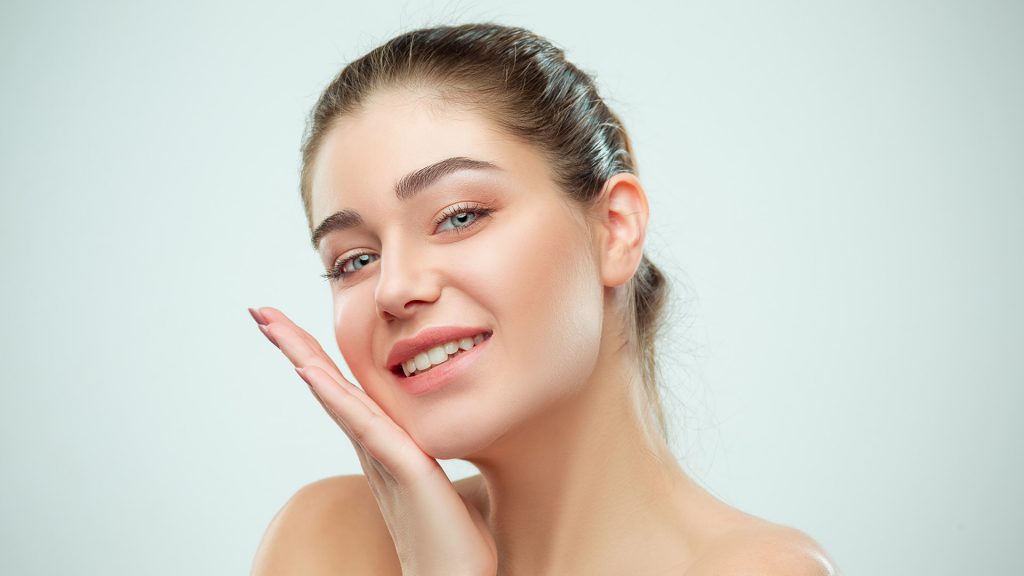 Avon te enseña a mantener tu rostro hidratado con Anew Hydra