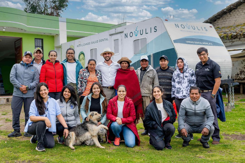 Agricultores rurales de la sierra ecuatoriana reciben salud dental gratuita