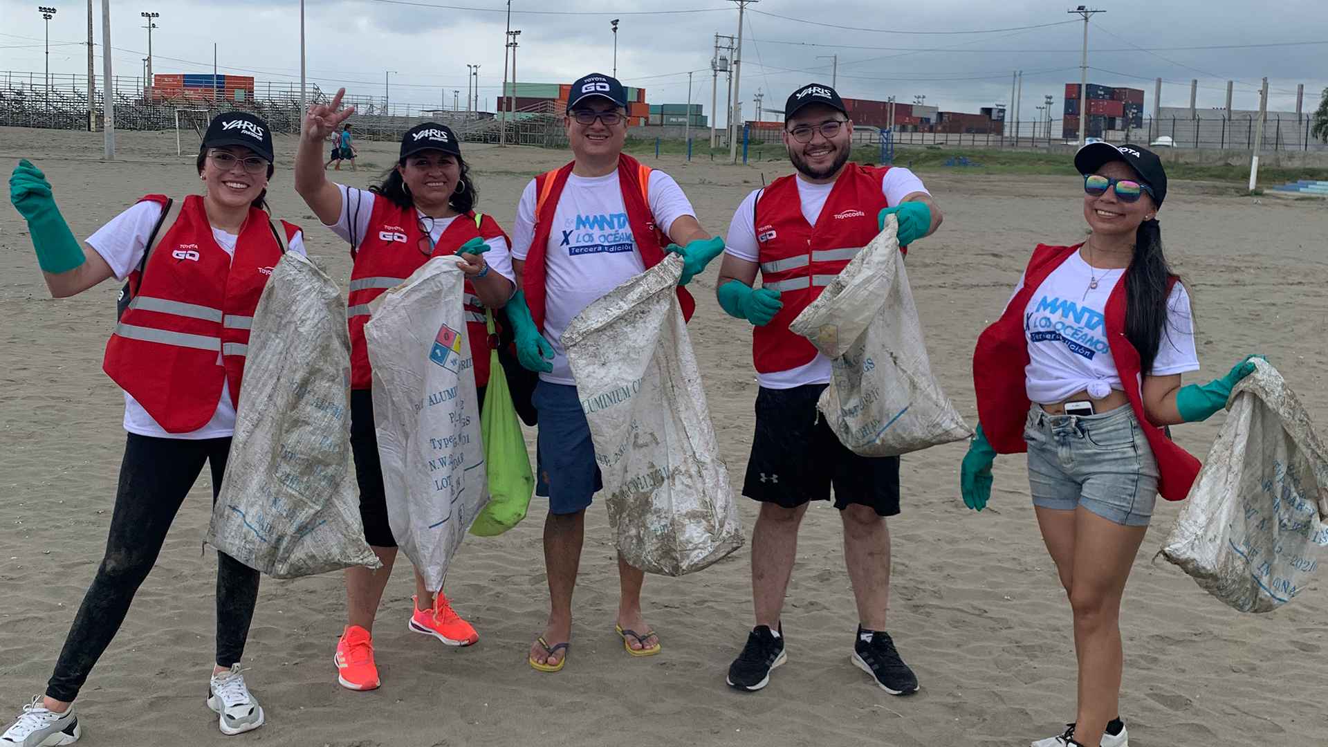 Toyota del Ecuador participó en minga “Manta por los océanos”