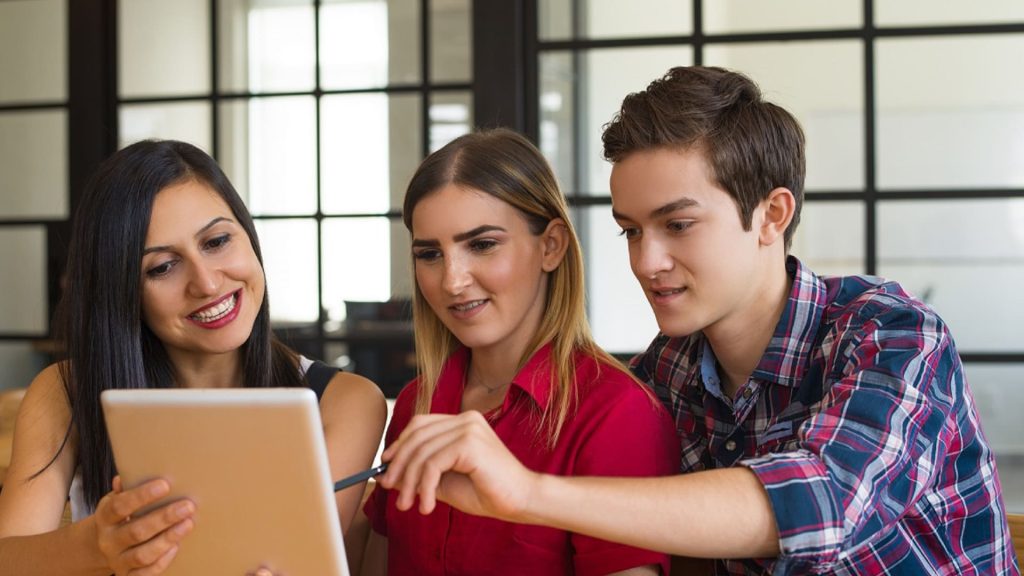 ¿Qué habilidades buscan los empleadores en los jóvenes talentos?