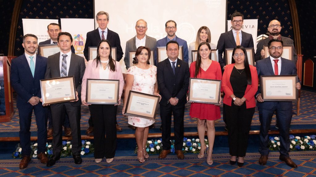 Empresas ecuatorianas son reconocidas con la certificación “Huella Social”