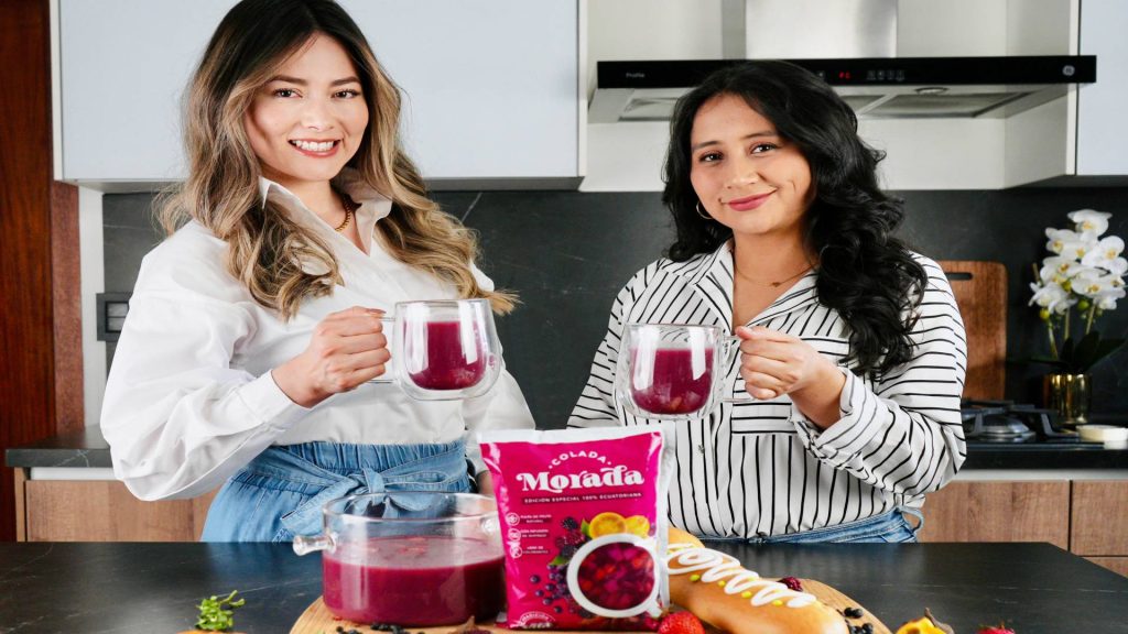 ¡Llegó la primera colada morada lista para disfrutar!
