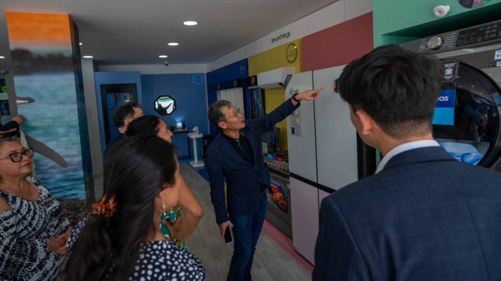 Samsung inaugura tienda en Galápagos