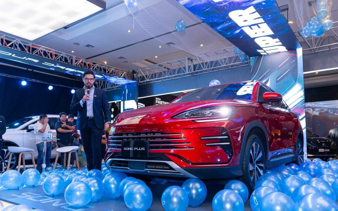 BYD debuta con su primer vehículo híbrido