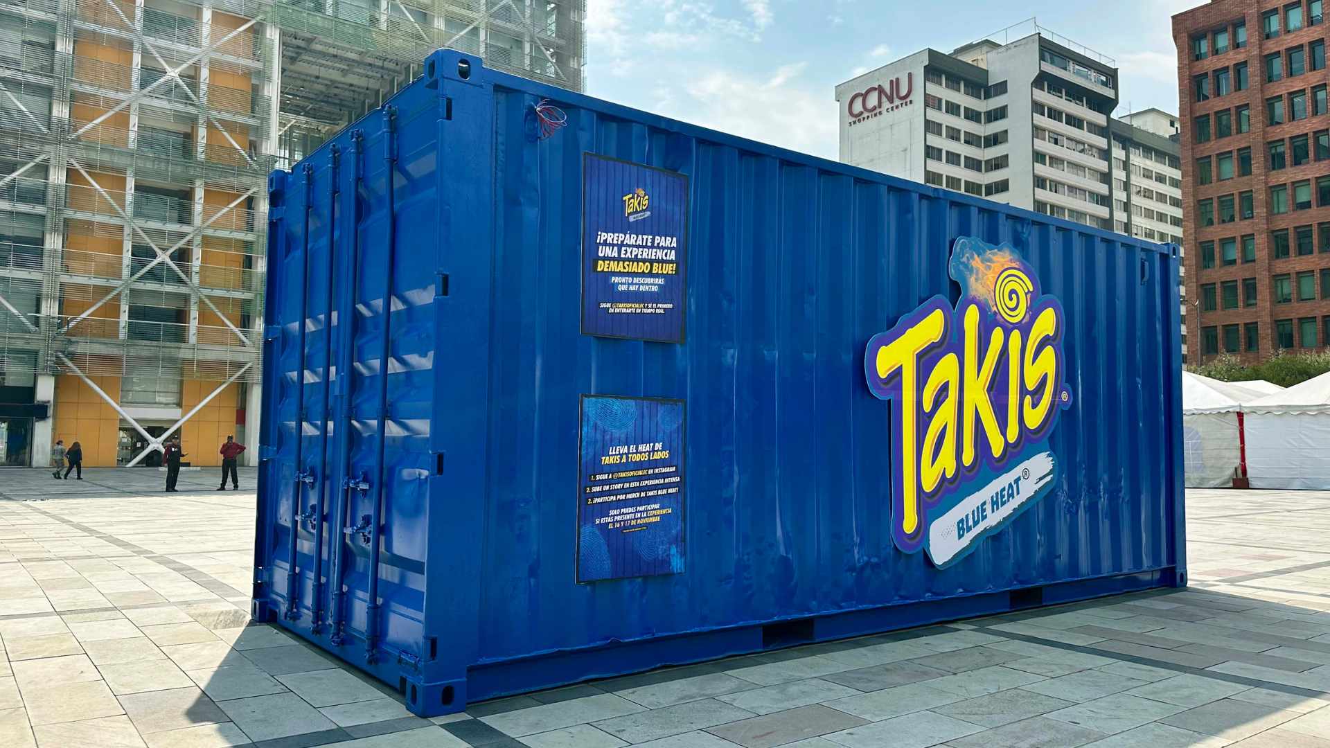 takis contenedor azul