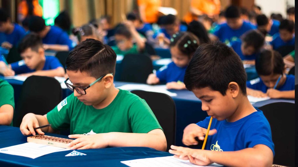Niños de Ecuador en campeonato internacional de cálculo mental