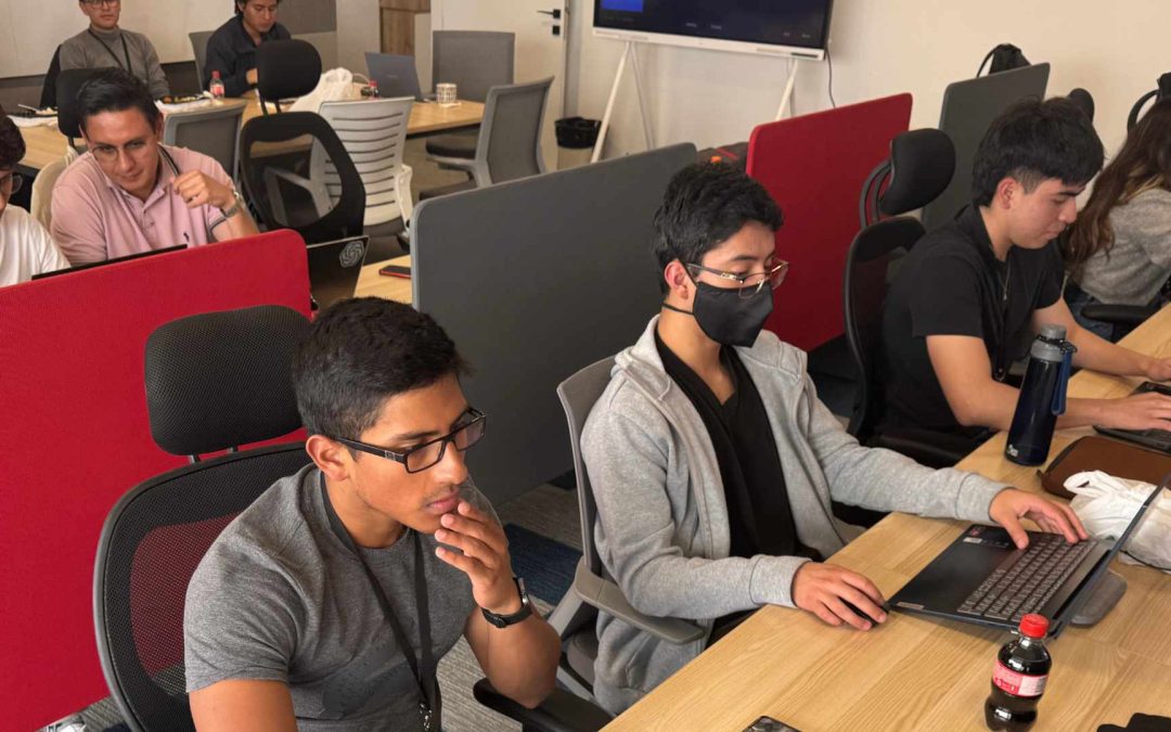 Ecuatorianos se destacan en competencia regional de Huawei