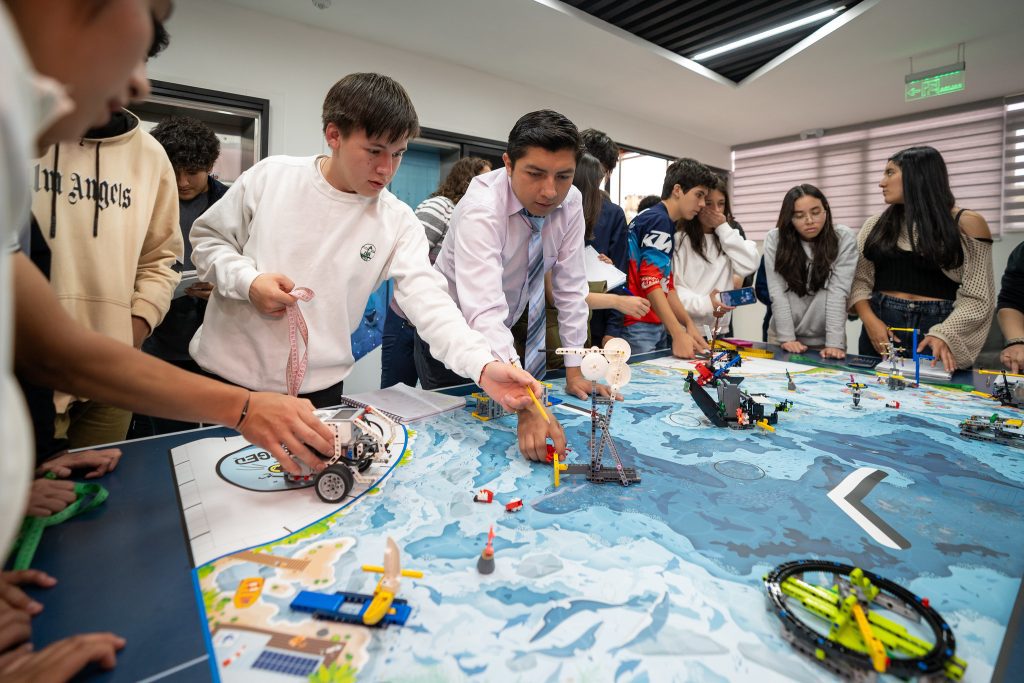 Estudiantes ecuatorianos participaron en torneo internacional de robótica