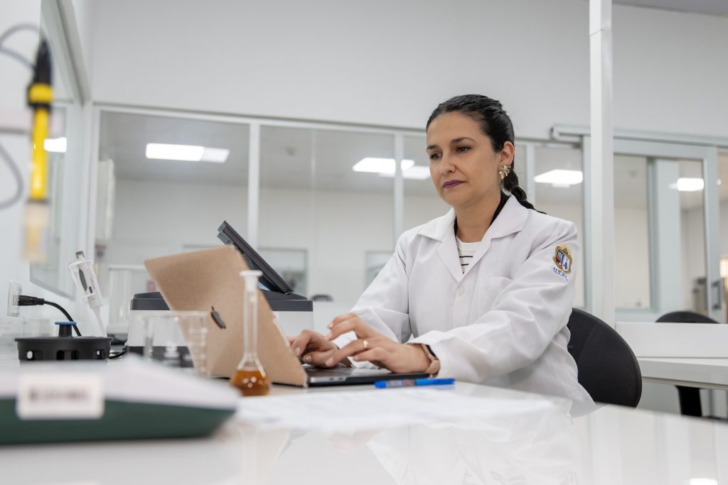 UTPL impulsa tecnologías de IA para la detección temprana del cáncer