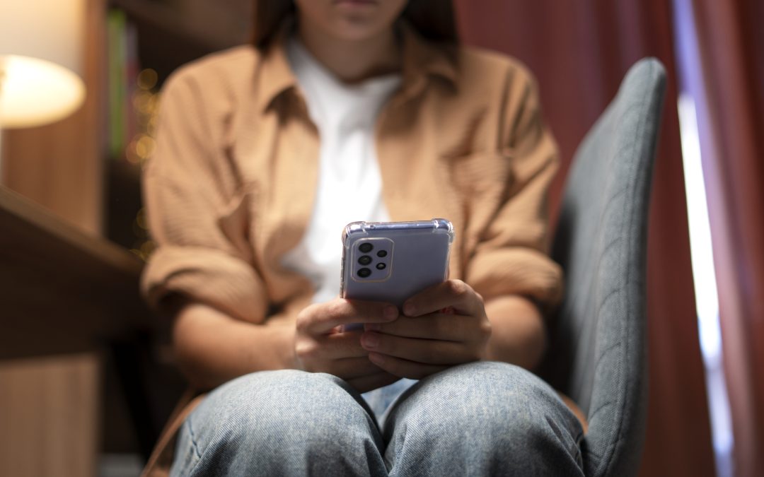Así combate FEMSA Salud Ecuador la violencia digital femenina