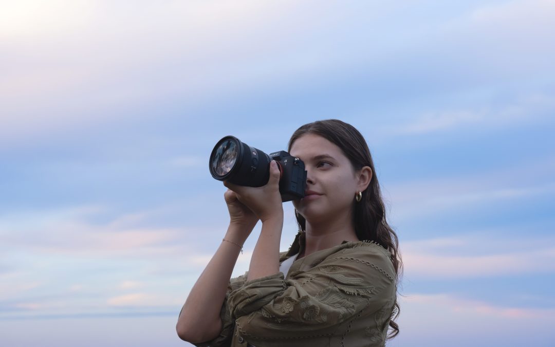 Sony Alpha 7V: El equilibrio perfecto entre fotografía profesional y video 4K