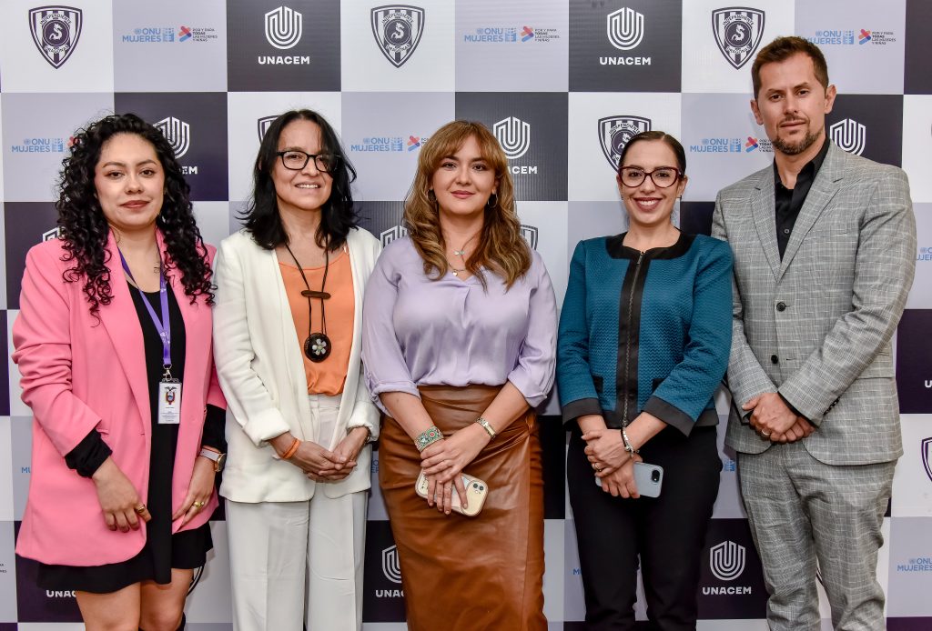 Unacem analizó la violencia digital contra las mujeres