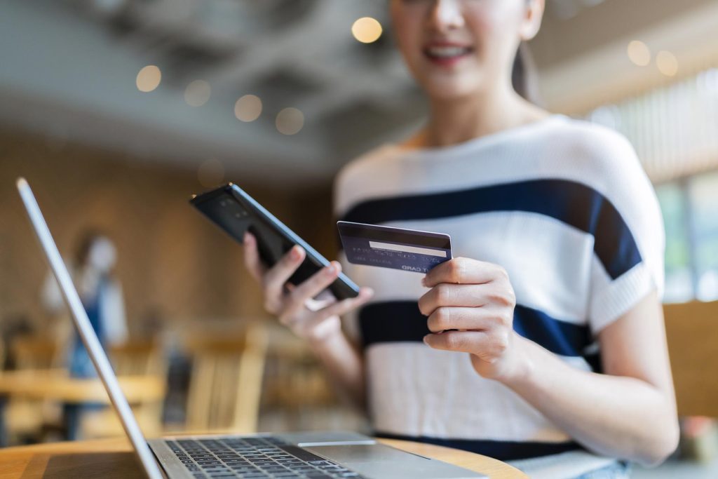 El 55% de los latinoamericanos combinará compras online y presenciales en las fiestas de fin de año