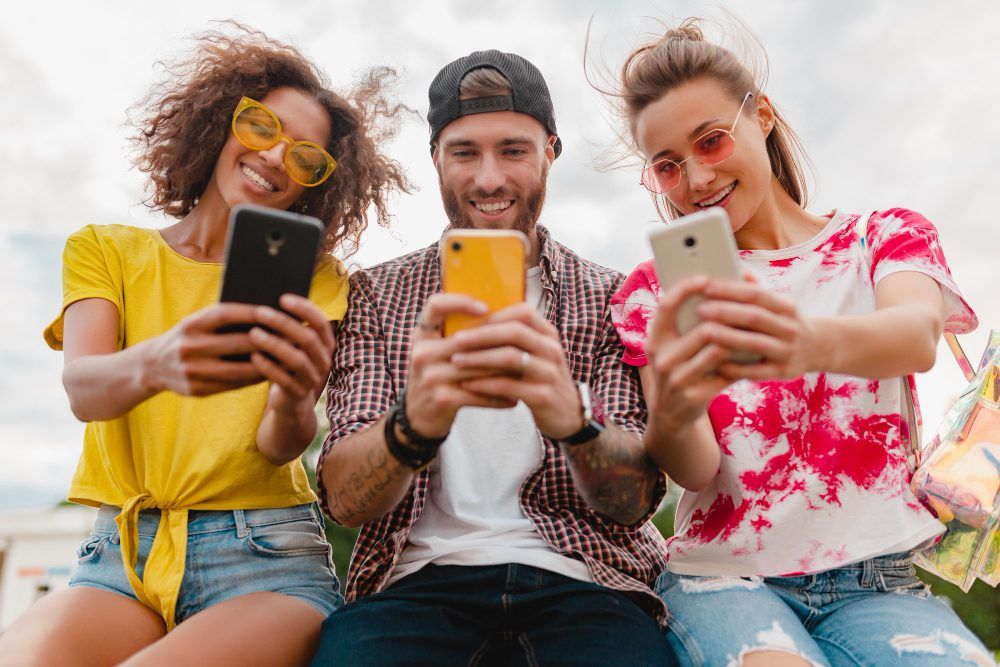 ¿Las redes sociales están cambiando la forma de hacer amigos?