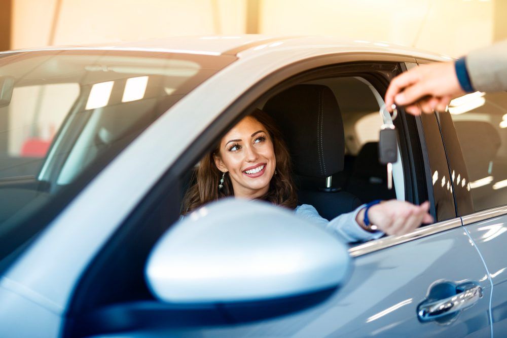 1001Carros.com cumple 14 años profesionalizando la compra y venta de vehículos usados y seminuevos en Ecuador